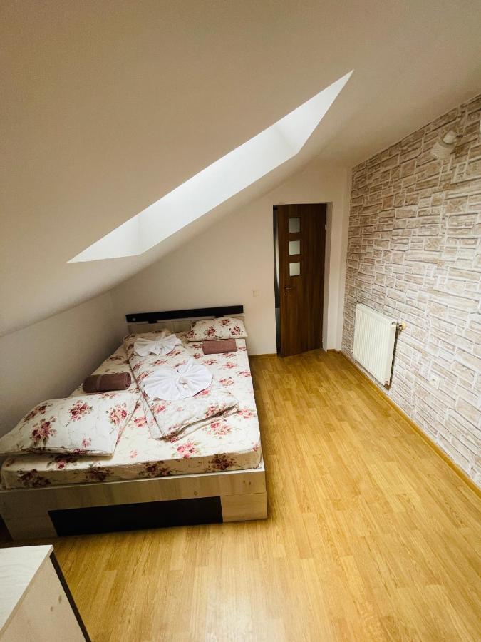Casa Cu Balcon Braşov Exterior foto