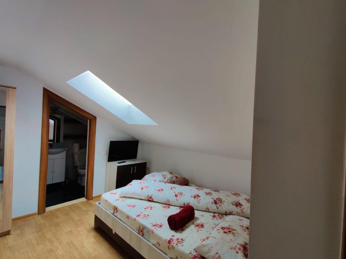 Casa Cu Balcon Braşov Exterior foto